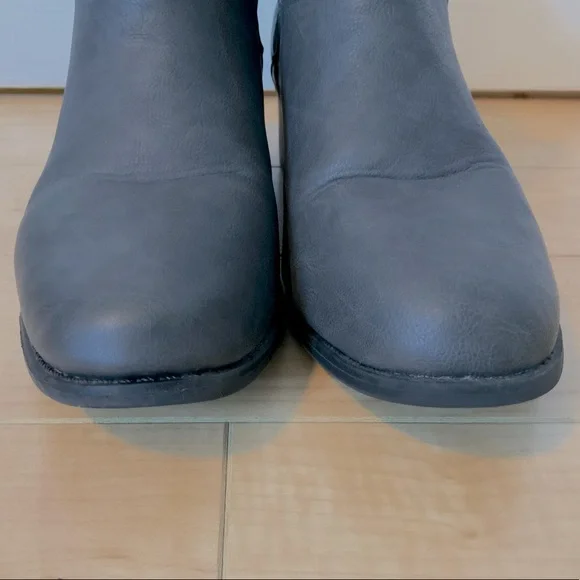 Grey Chelsea Boots - Picture 10 of 14